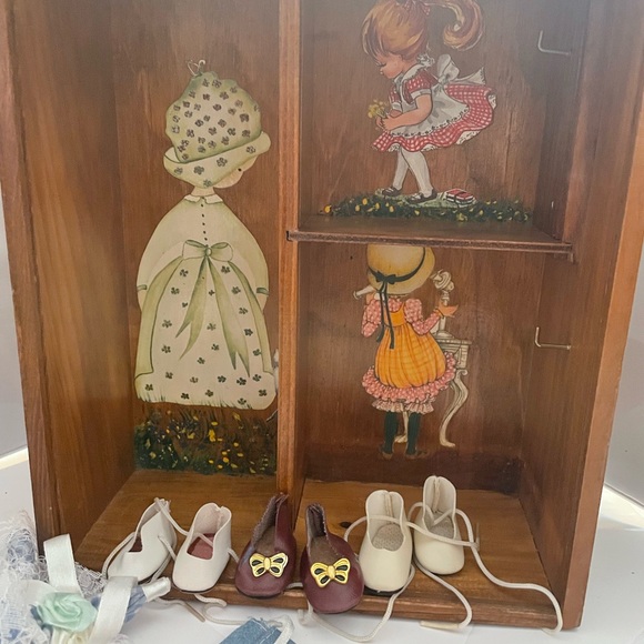 Two Victorian Beauty 8" Porcelain Doll NIB  Vintage Collectible And Accessories - Picture 5 of 11